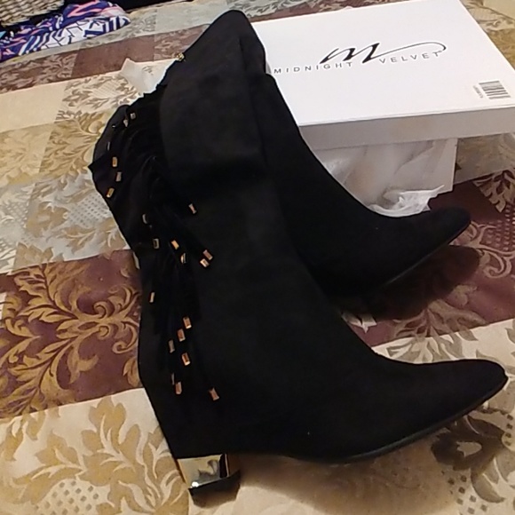 Boots - Picture 3 of 7